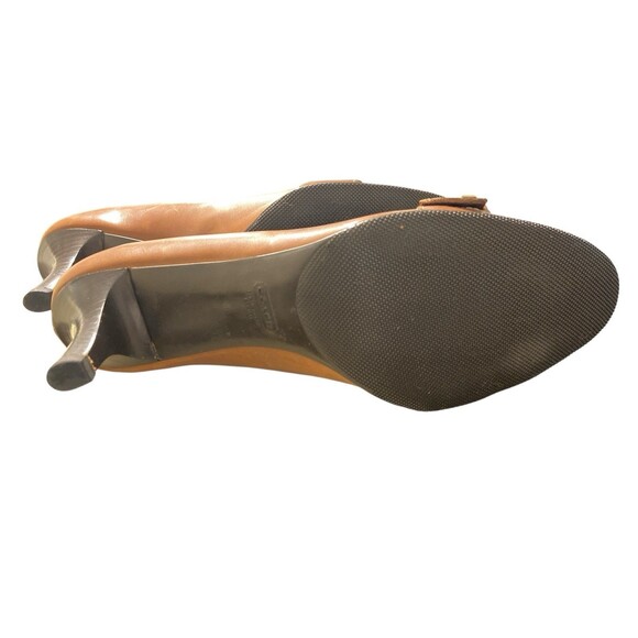 Coach Women’s Brown Leather Heels Sz 9.5B Buckle Accent Round Toe Classic Pumps - Picture 5 of 10